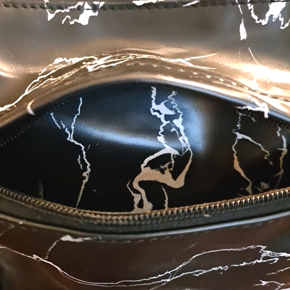 🎒 Marble ⚫️⚪️ Vegan Leather Purse, Shoulder Bag, Backpack or Diaper Bag - Picture 4 of 14